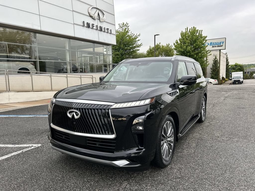 Certified 2025 INFINITI QX80 Sensory AWD/4WD image 4