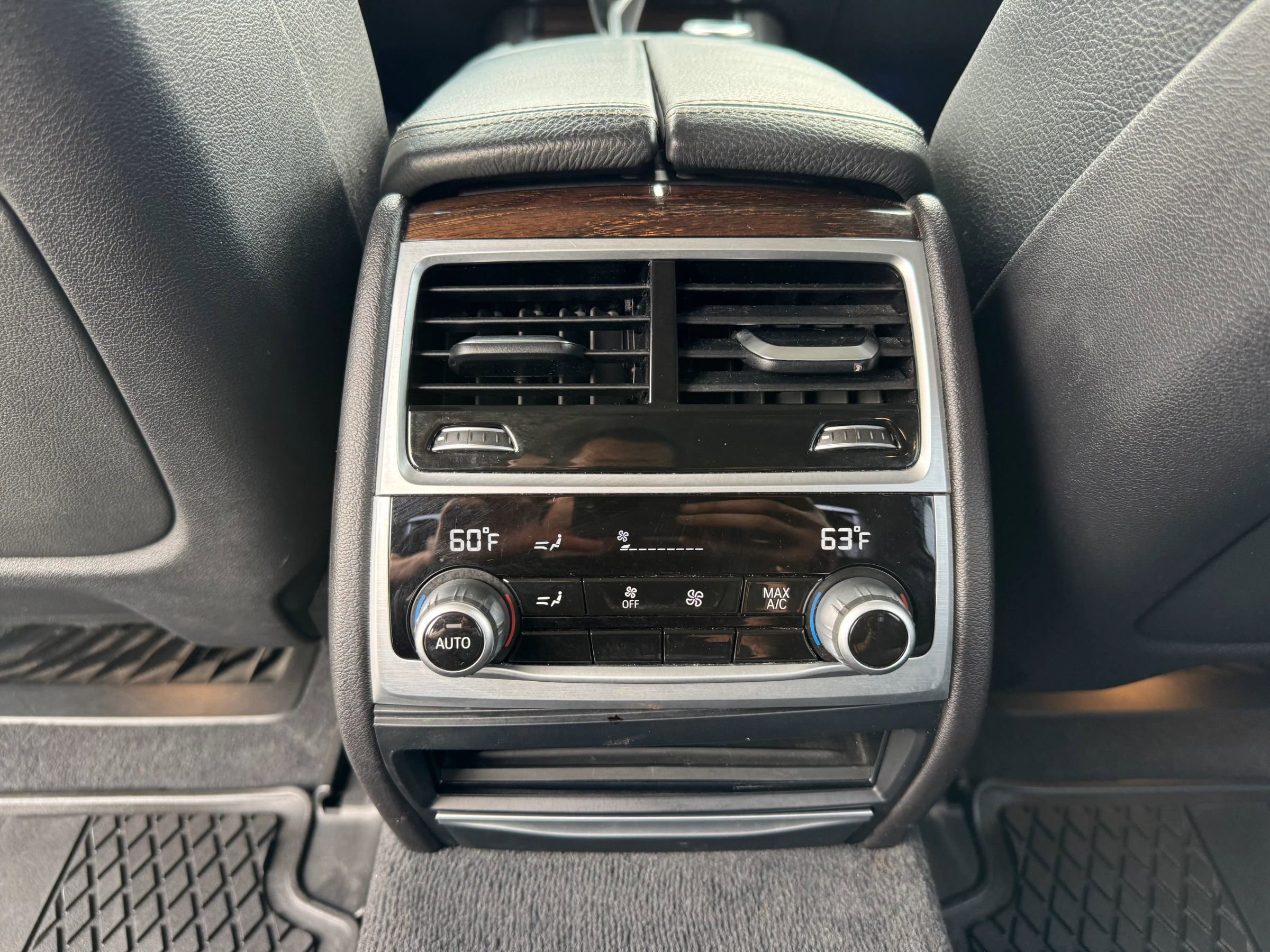 Used 2020 BMW 740i image 16