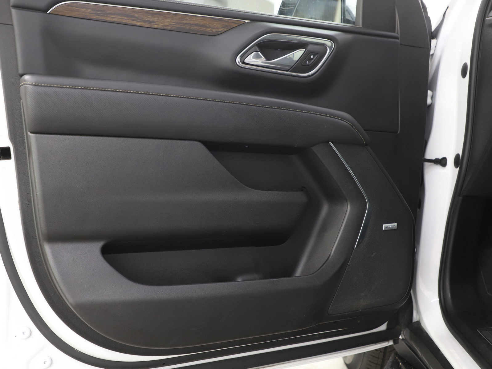 Used 2023 Chevrolet Suburban Premier AWD/4WD image 22