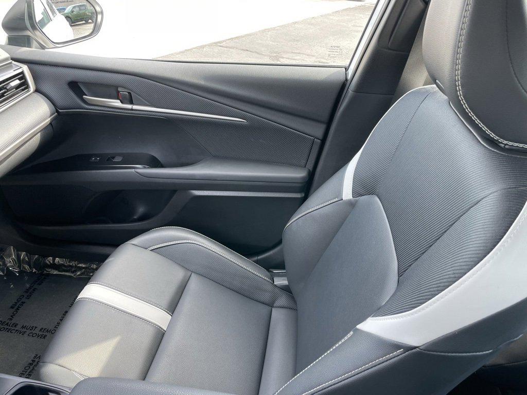 Used 2025 Toyota Camry SE image 18