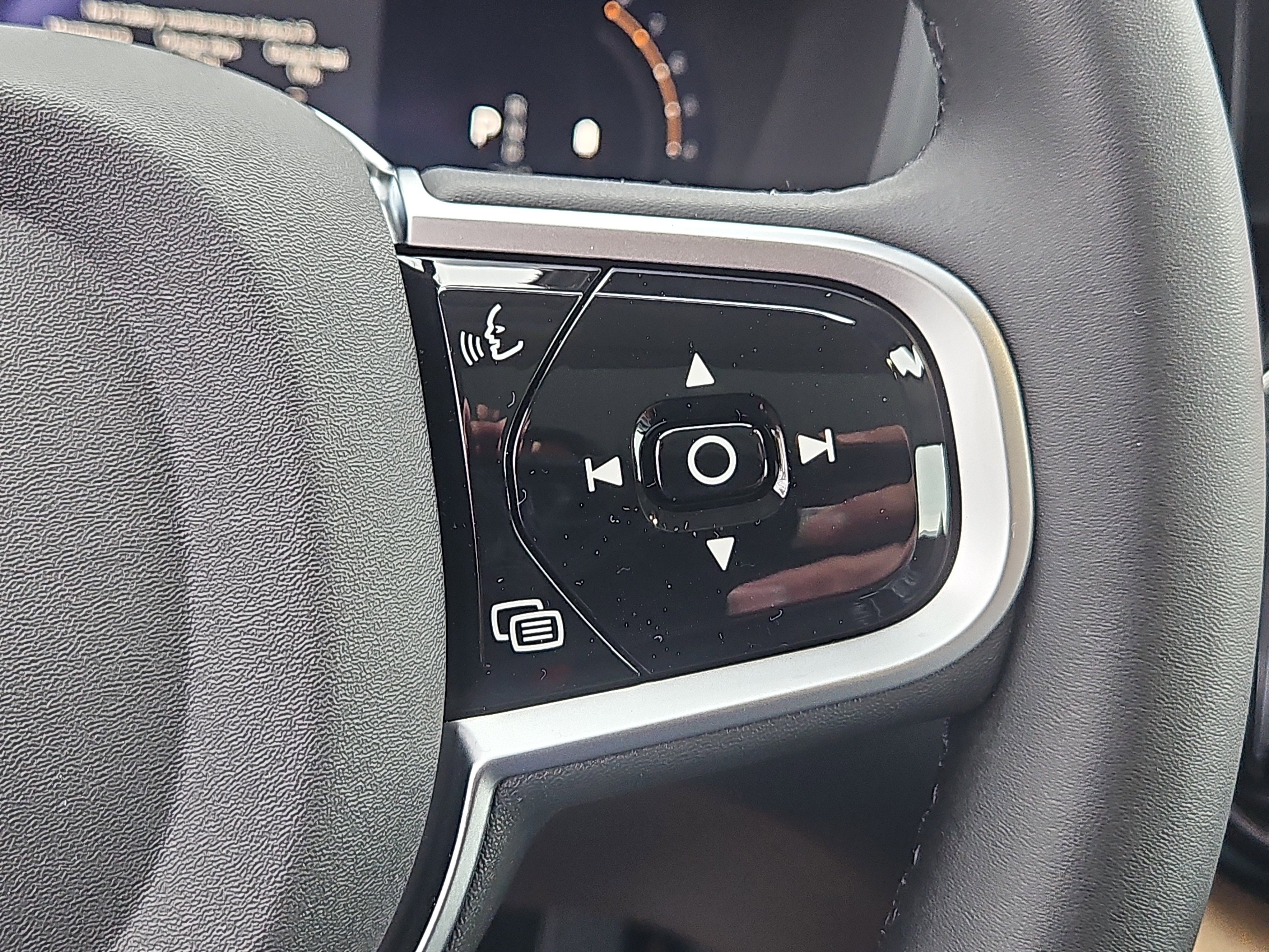 New 2026 Volvo XC60 B5 Plus w/ Protection Package Premier image 16