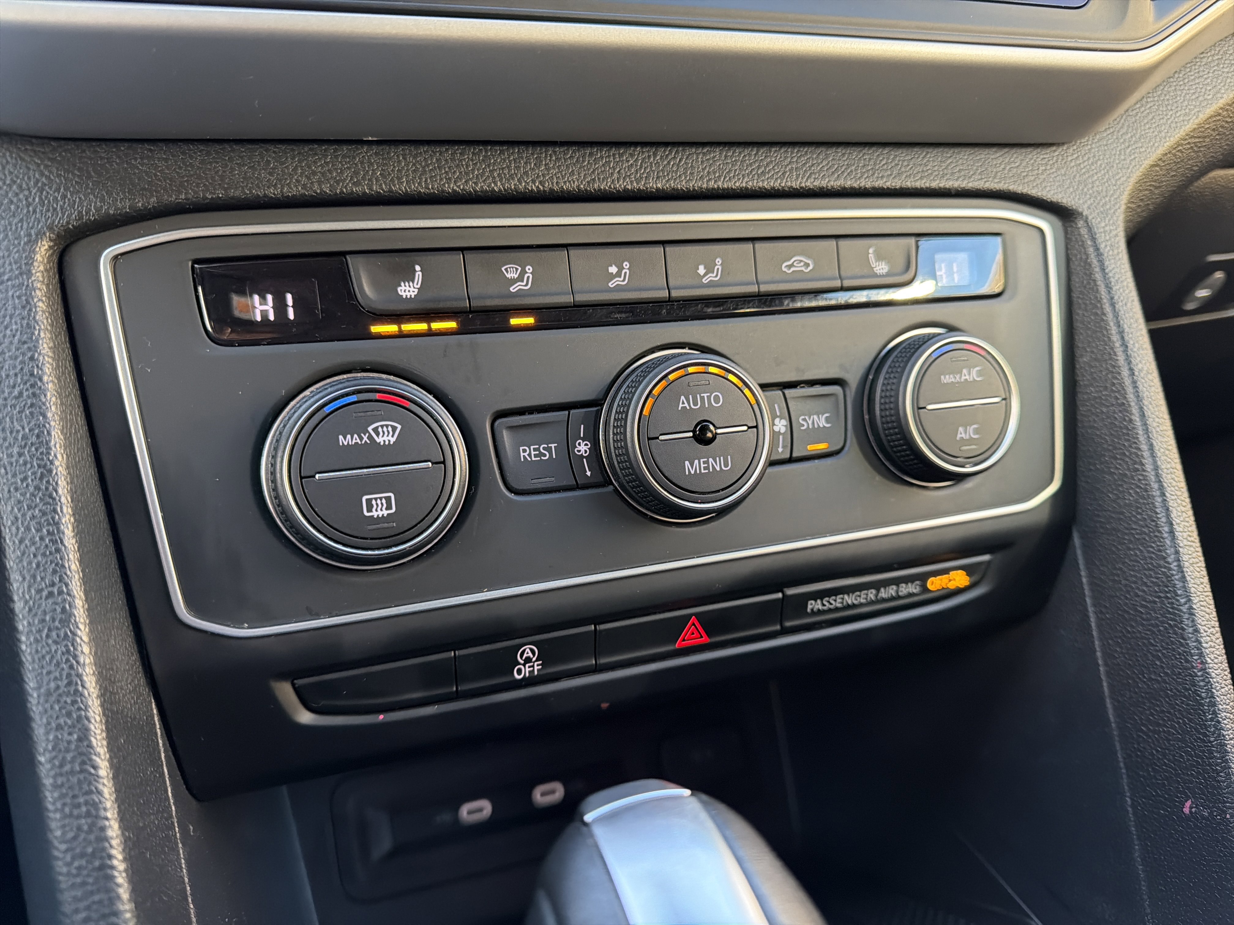 Used 2021 Volkswagen Atlas SE image 21