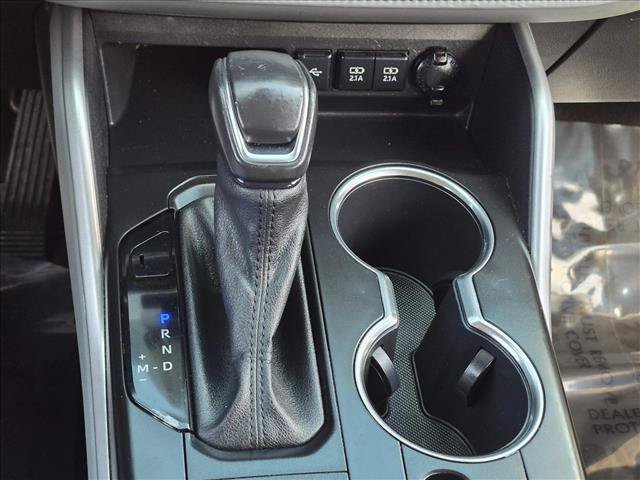 Used 2021 Toyota Highlander XLE AWD/4WD image 12