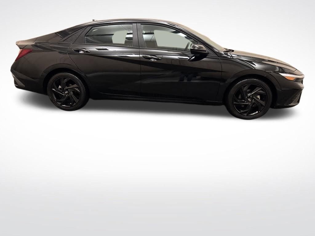 Certified 2026 Hyundai Elantra Sport w/ Cargo Package FWD image 4