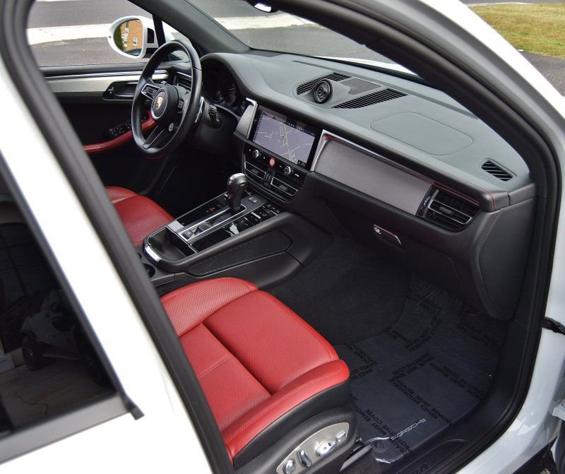 Used 2023 Porsche Macan image 20