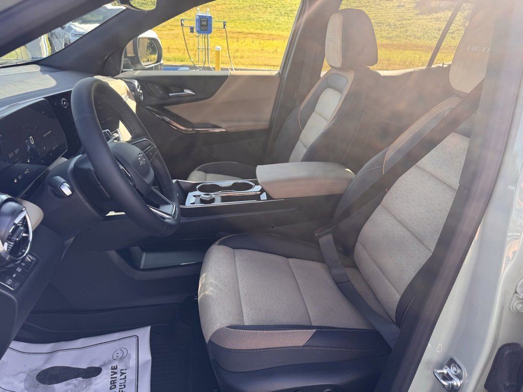 New 2026 Chevrolet Equinox ACTIV w/ Convenience Package III image 19