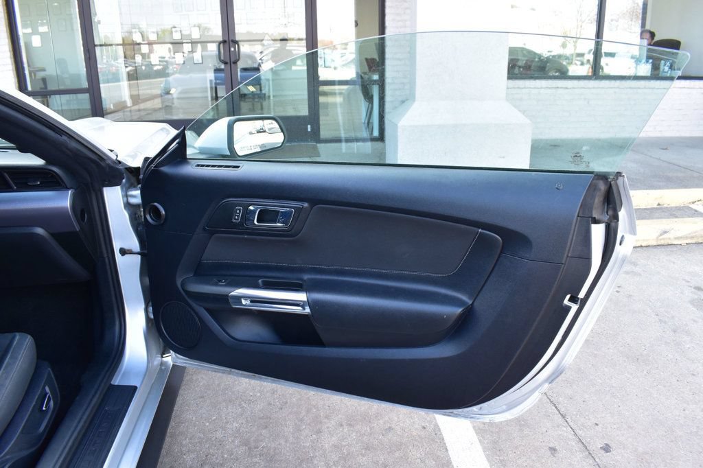 Used 2016 Ford Mustang Coupe RWD image 40
