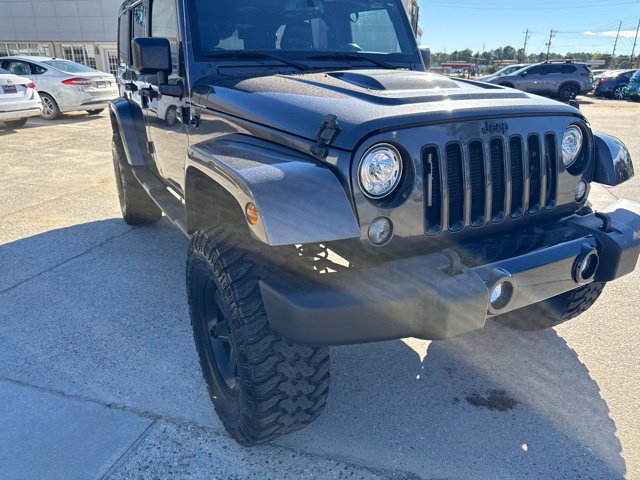 Used 2018 Jeep Wrangler Unlimited Sahara AWD/4WD image 4