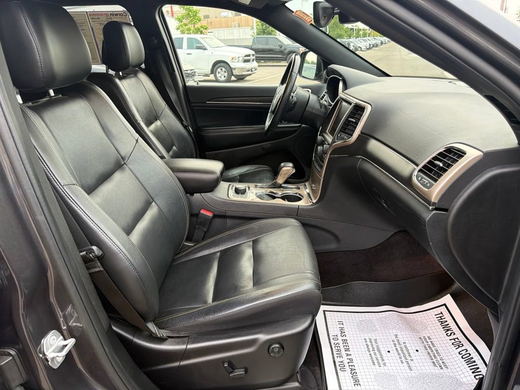Used 2017 Jeep Grand Cherokee Limited AWD/4WD image 12