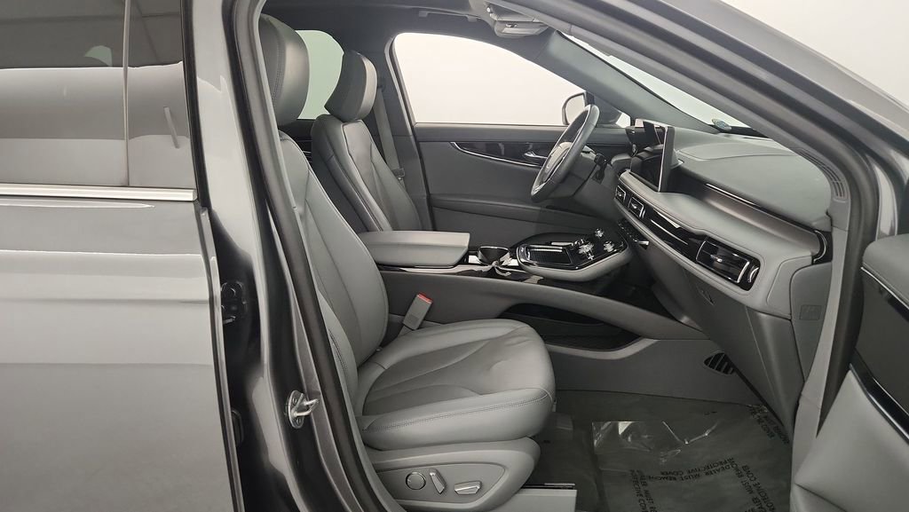 Used 2022 Lincoln Nautilus Reserve image 32