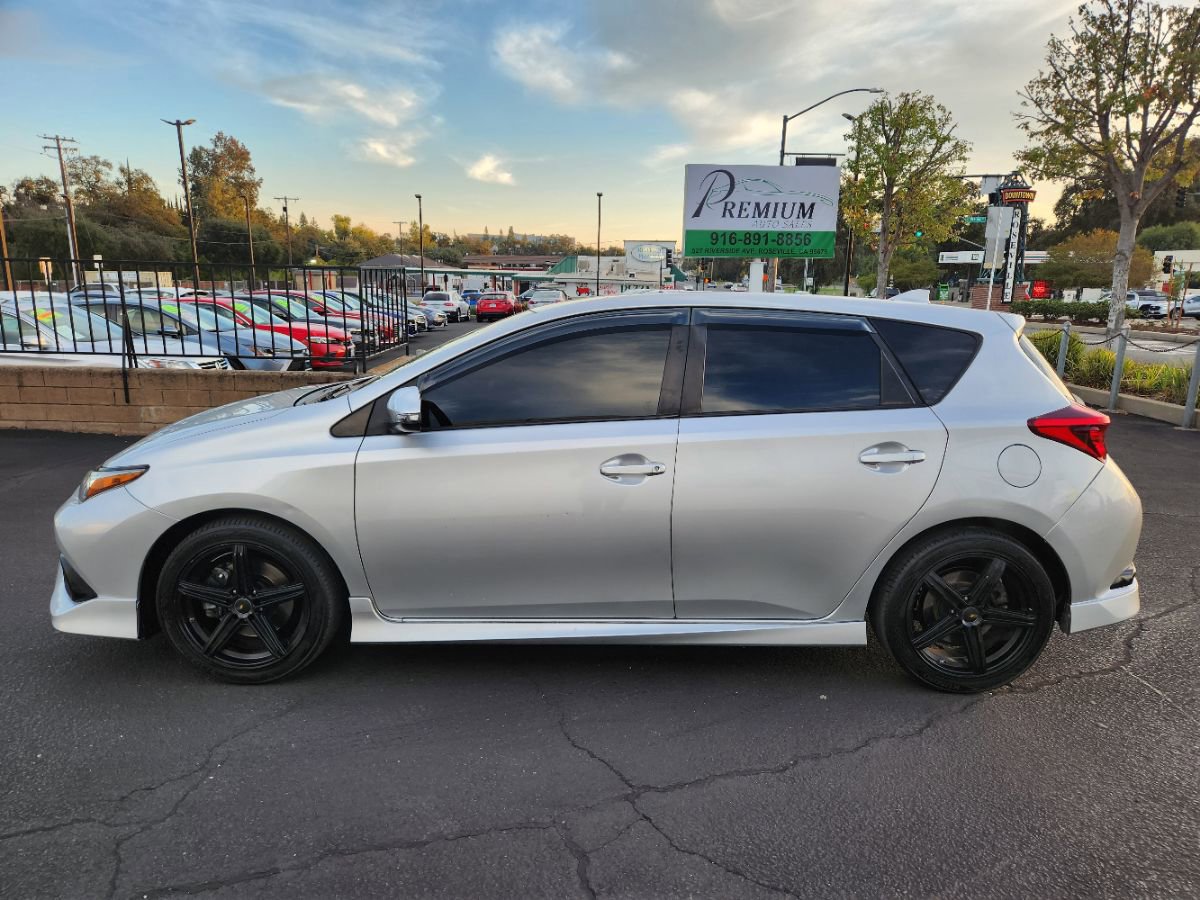 Used 2016 Scion iM image 2
