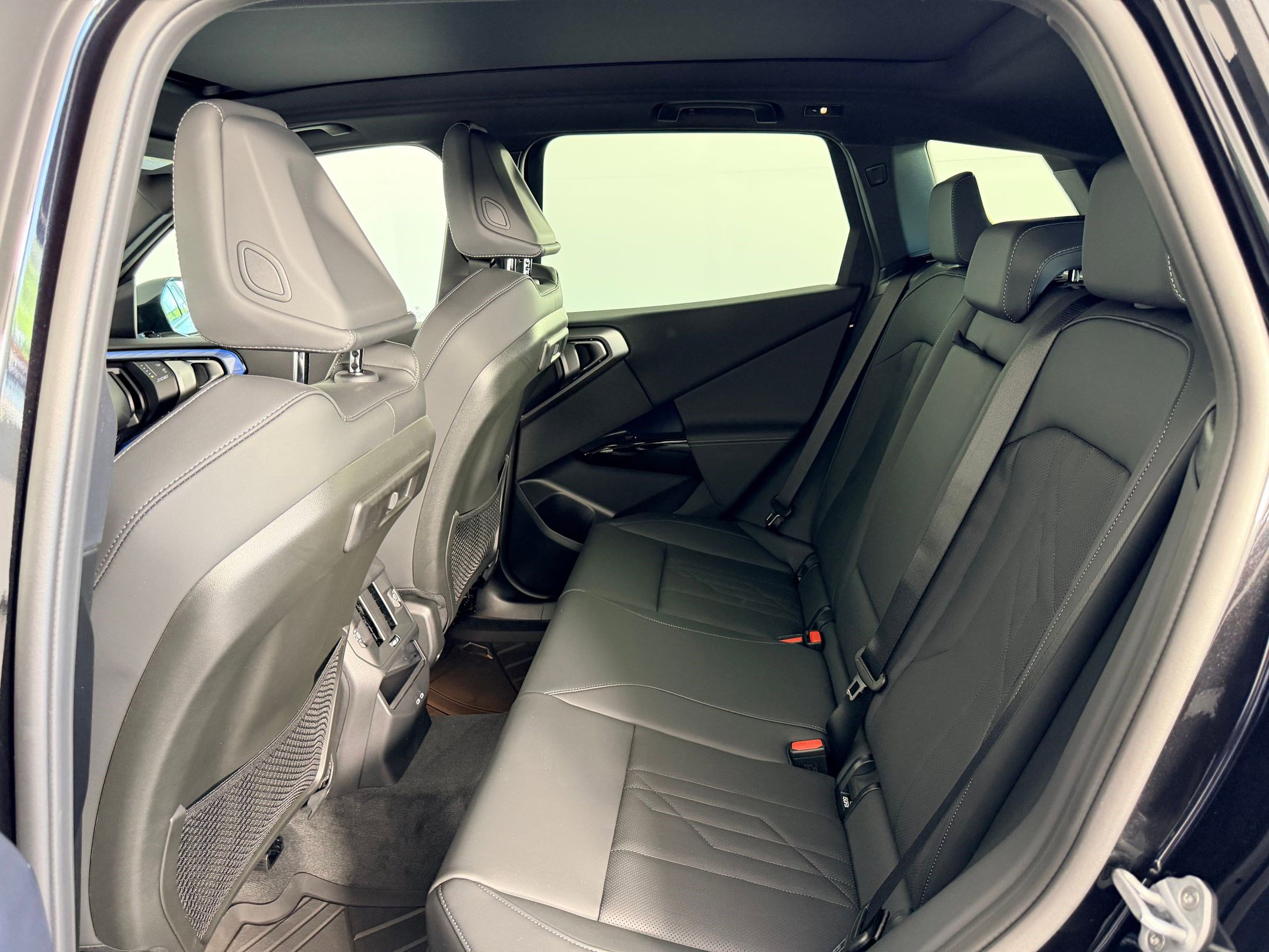 New 2026 BMW X3 xDrive30 w/ Premium Package AWD/4WD image 13