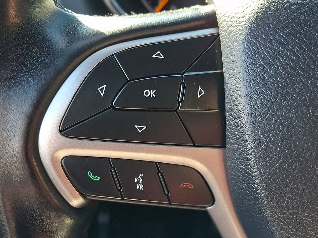 Used 2020 Jeep Grand Cherokee Altitude image 25