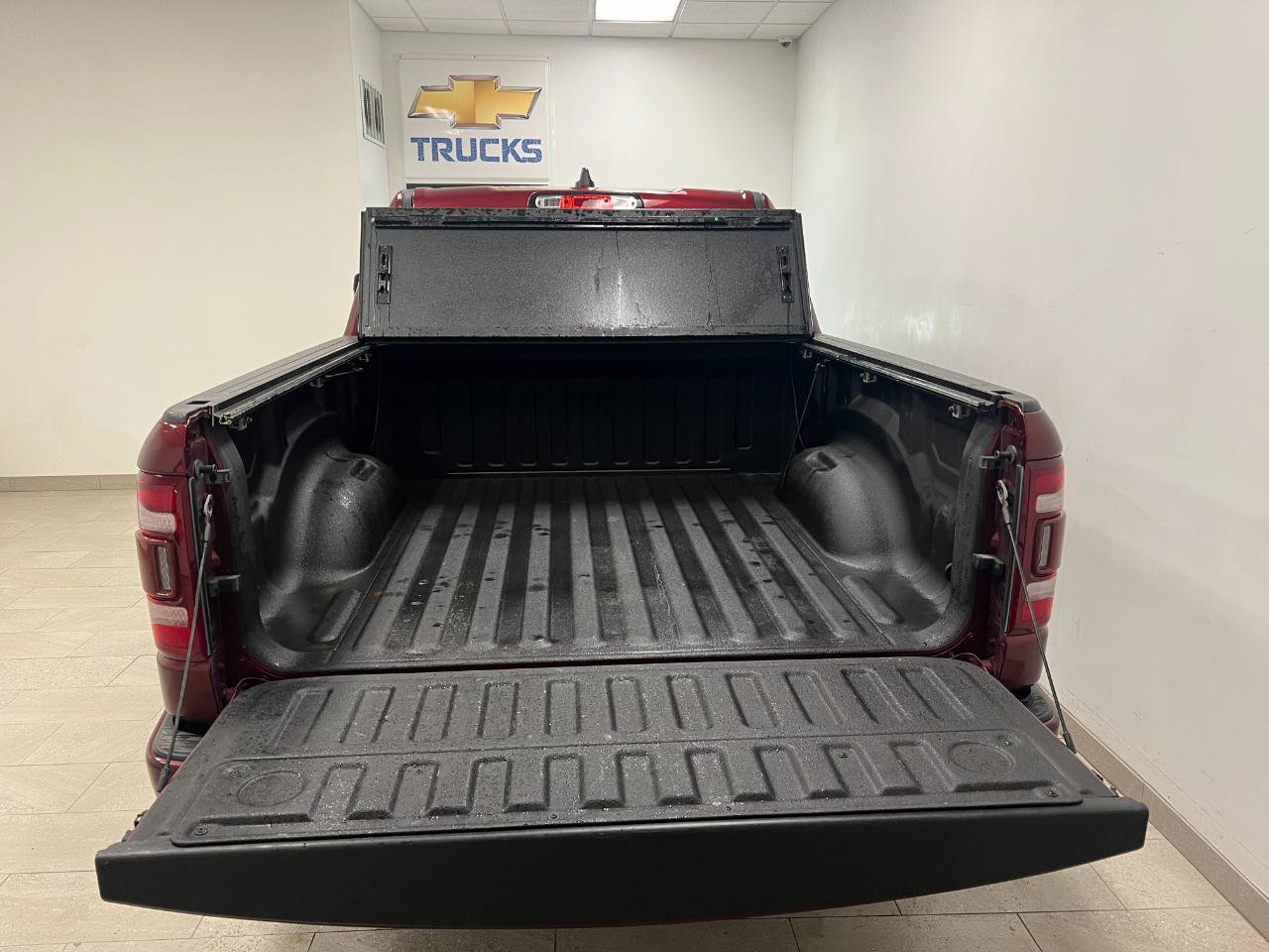 Used 2022 RAM 1500 Limited w/ Body Color Bumper Group AWD/4WD image 18