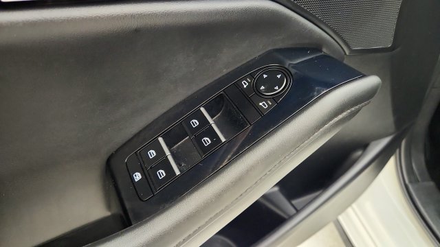 Used 2021 MAZDA MAZDA3 s FWD image 18