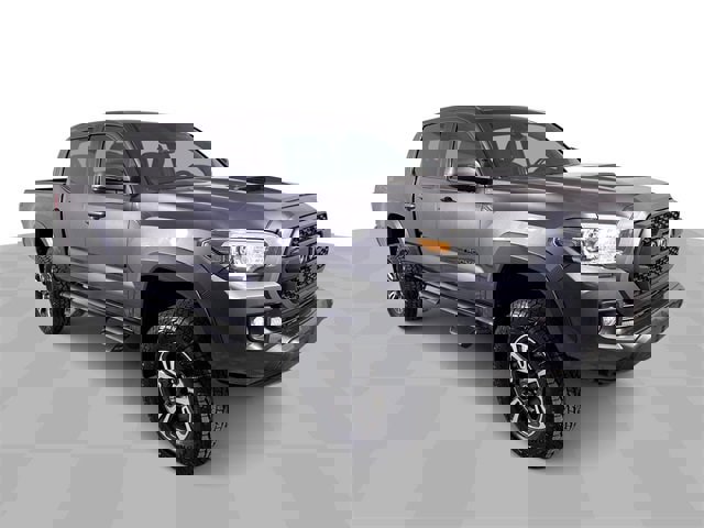 Used 2019 Toyota Tacoma TRD Sport w/ Technology Package image 2