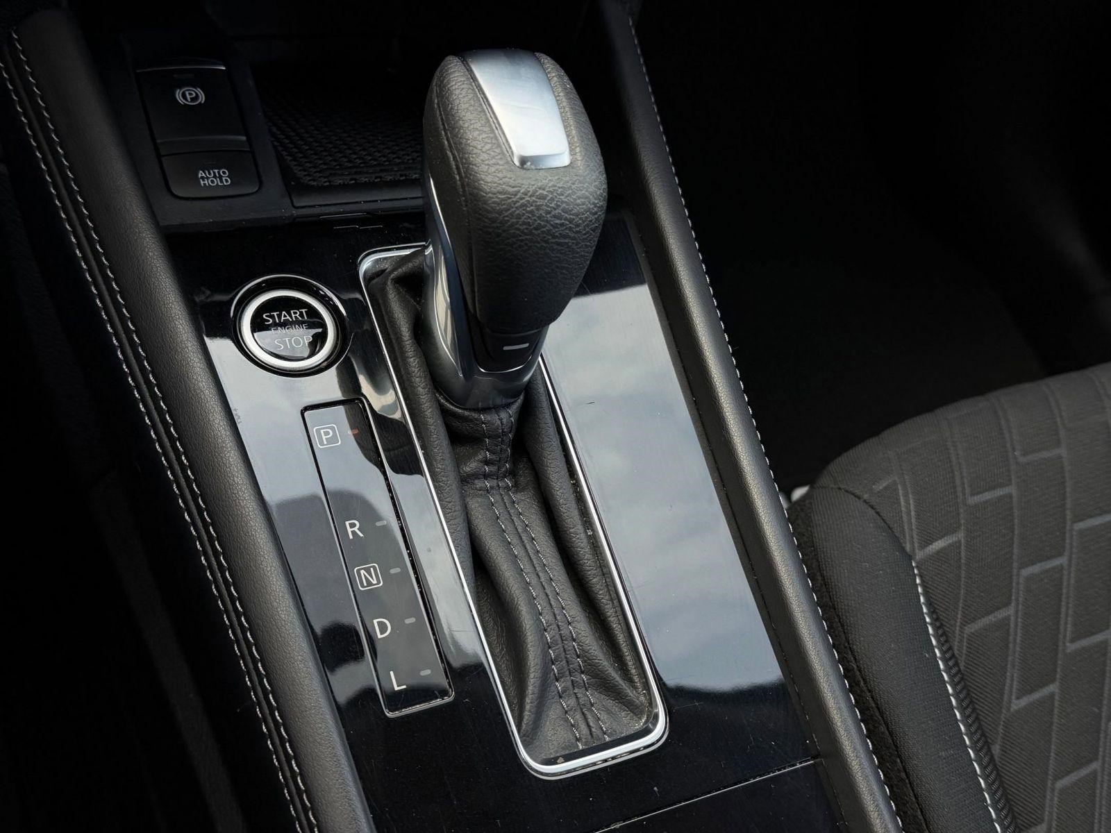 Used 2022 Nissan Kicks SV image 15