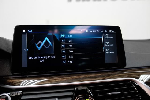 Used 2022 BMW 530e w/ Premium Package image 28