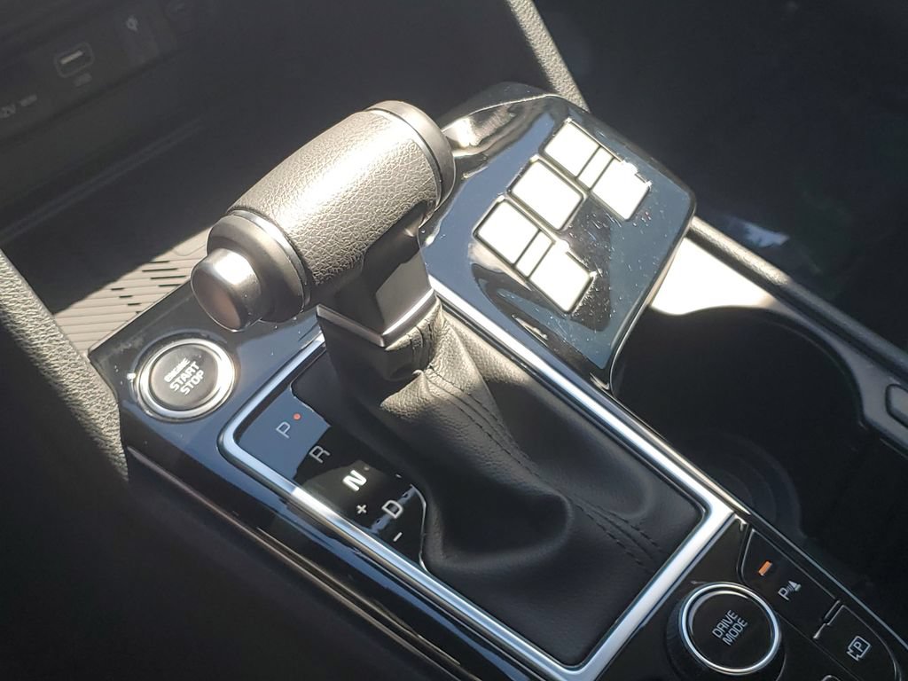 Used 2025 Kia Sportage EX FWD image 32