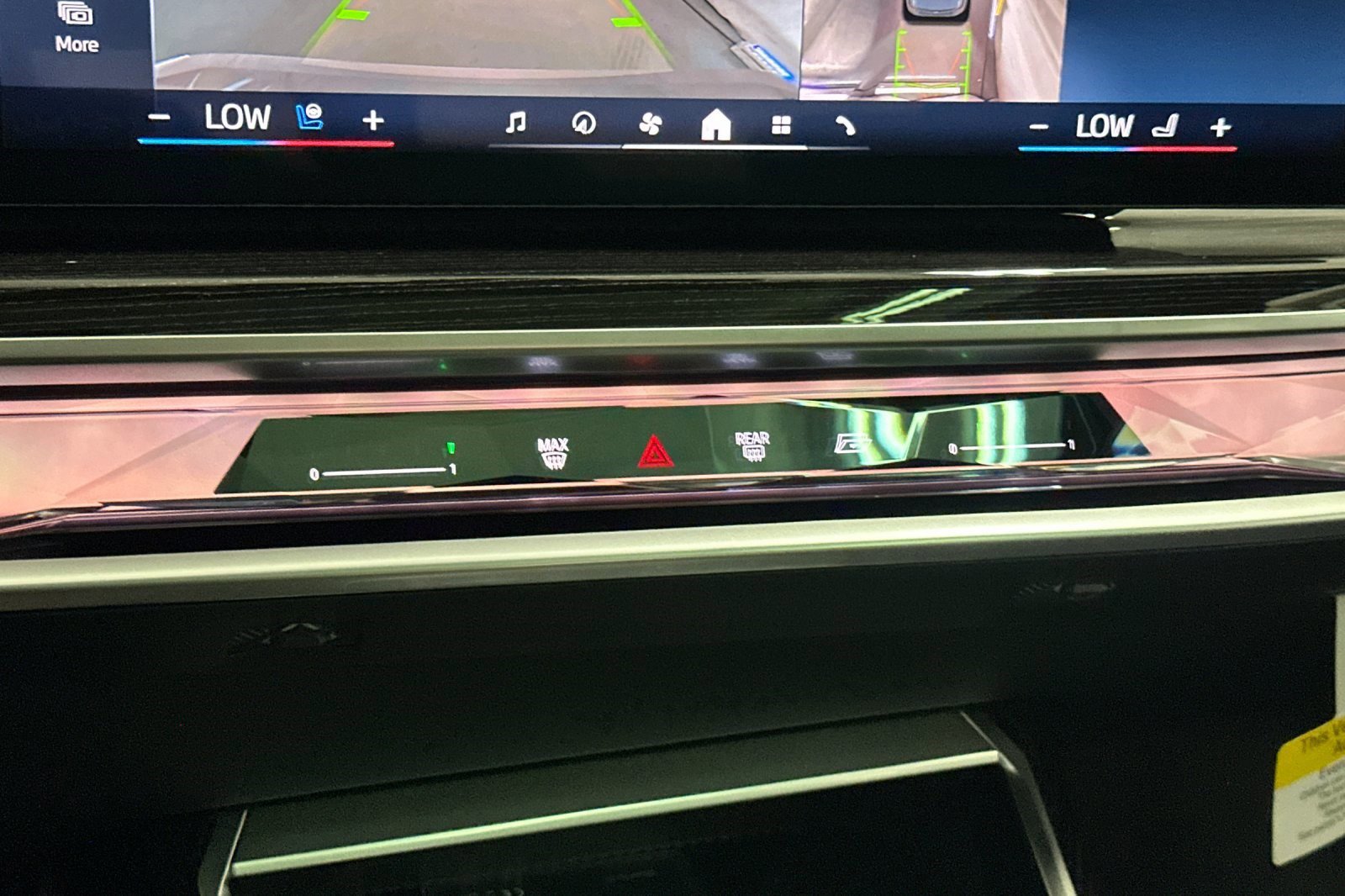 New 2026 BMW 750e xDrive w/ Executive Package image 17