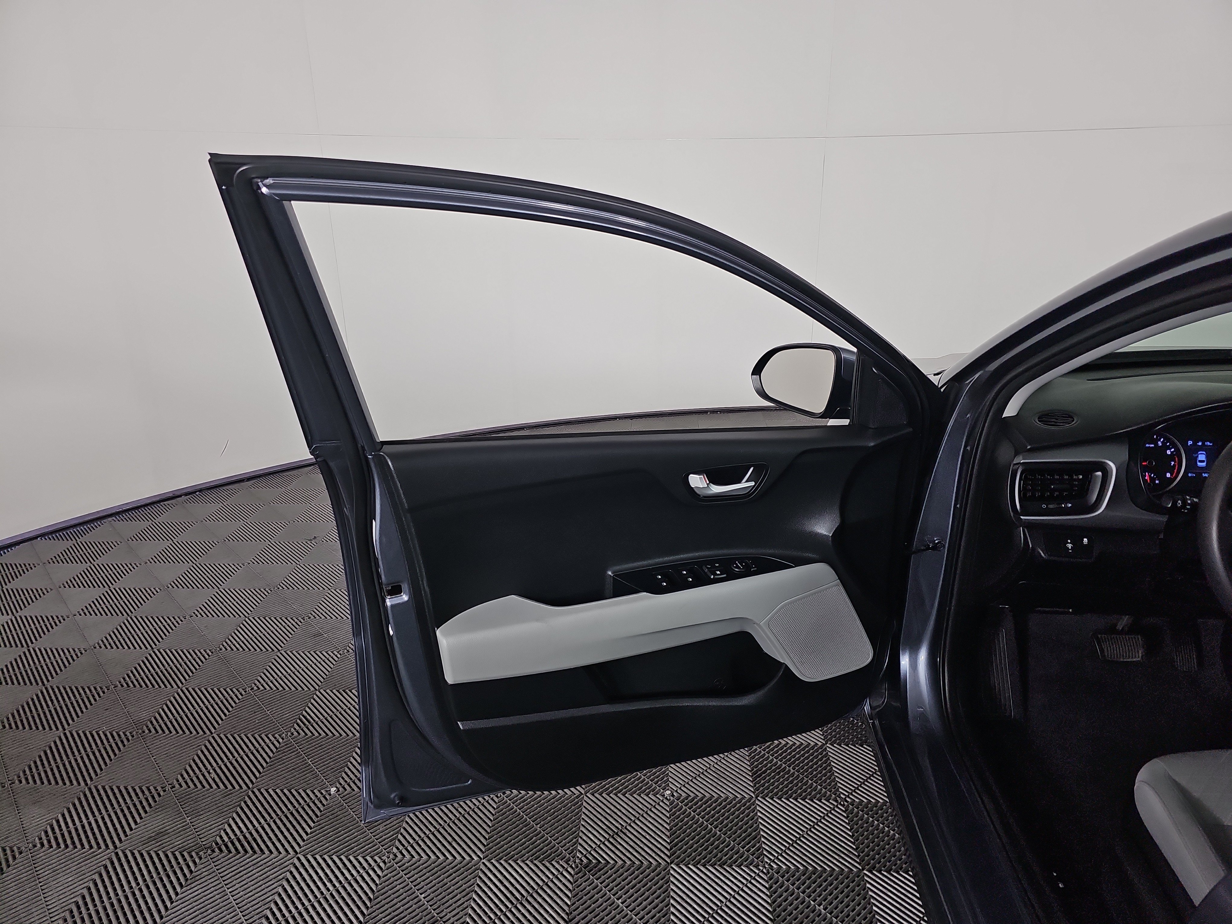 Used 2019 Kia Rio S w/ Technology Package FWD image 15