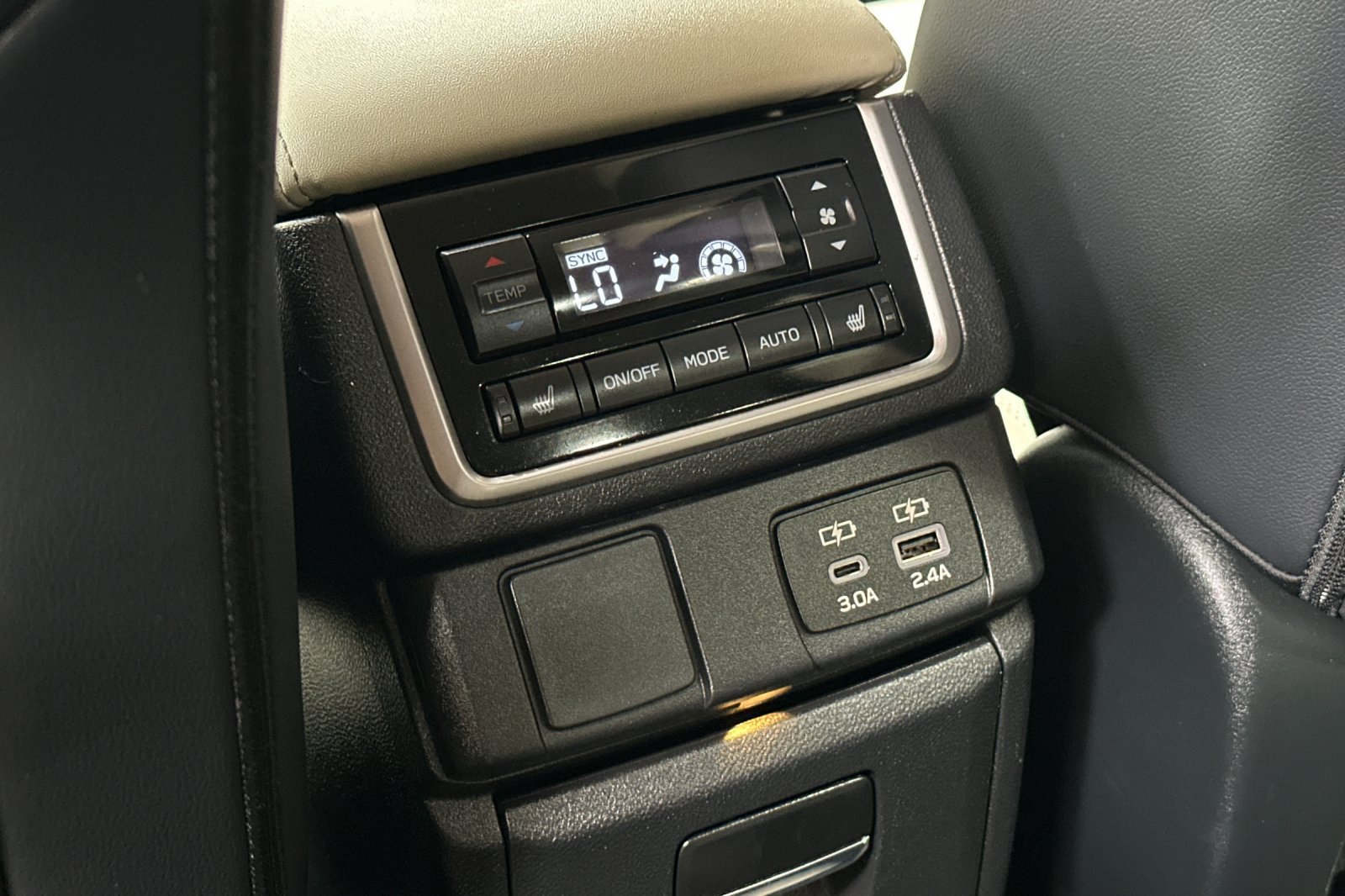 Used 2023 Subaru Ascent Limited w/ Popular Package #2A AWD/4WD image 17