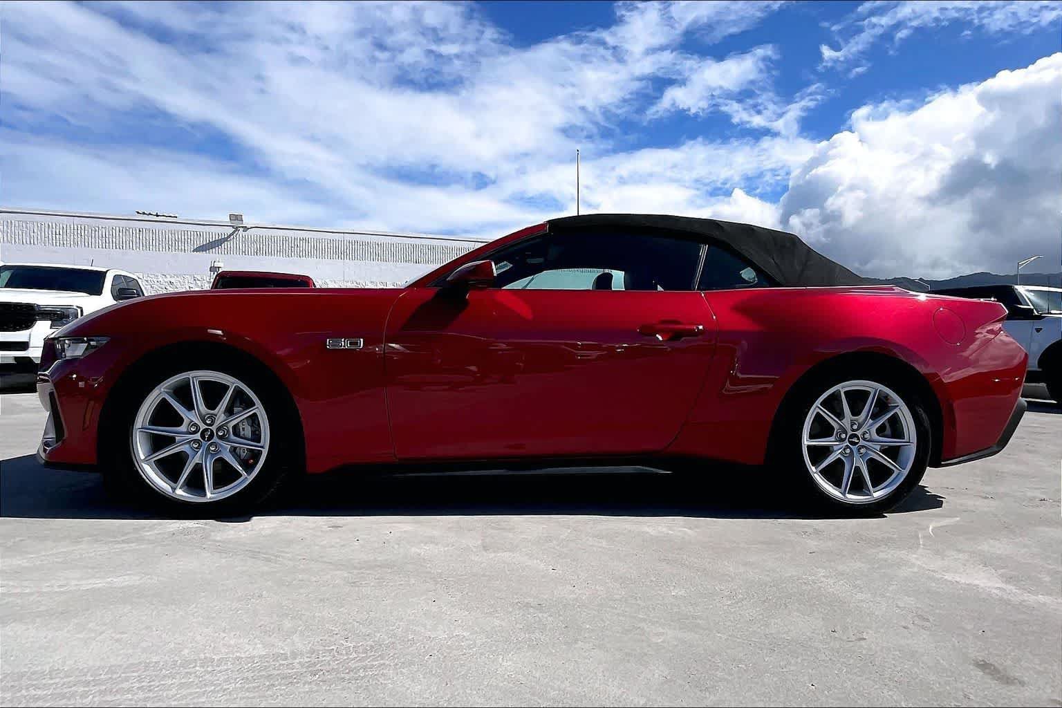 Used 2024 Ford Mustang GT Premium RWD image 3