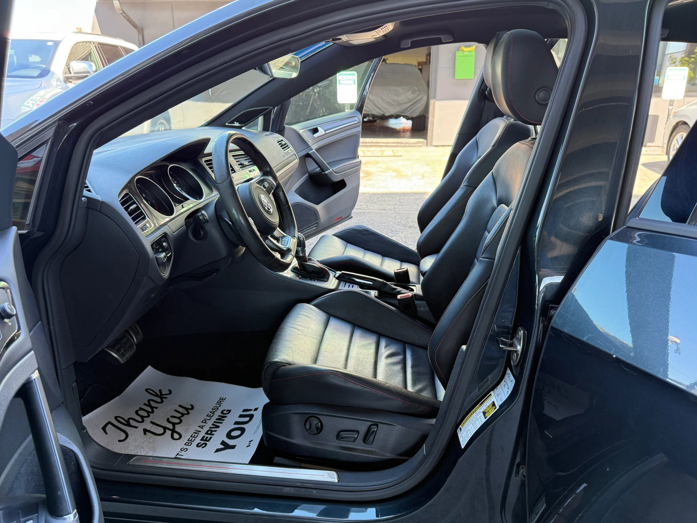 Used 2017 Volkswagen GTI SE image 8