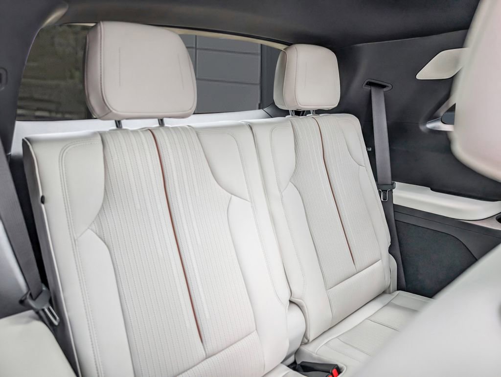 New 2026 Cadillac Vistiq Sport AWD/4WD image 21