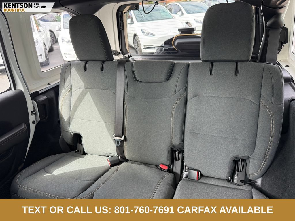 Used 2026 Jeep Wrangler Unlimited Sahara AWD/4WD image 29