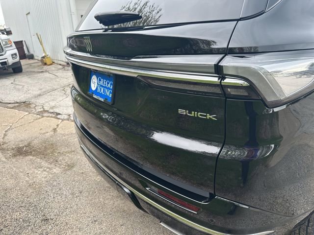 Used 2025 Buick Enclave Avenir AWD/4WD image 14