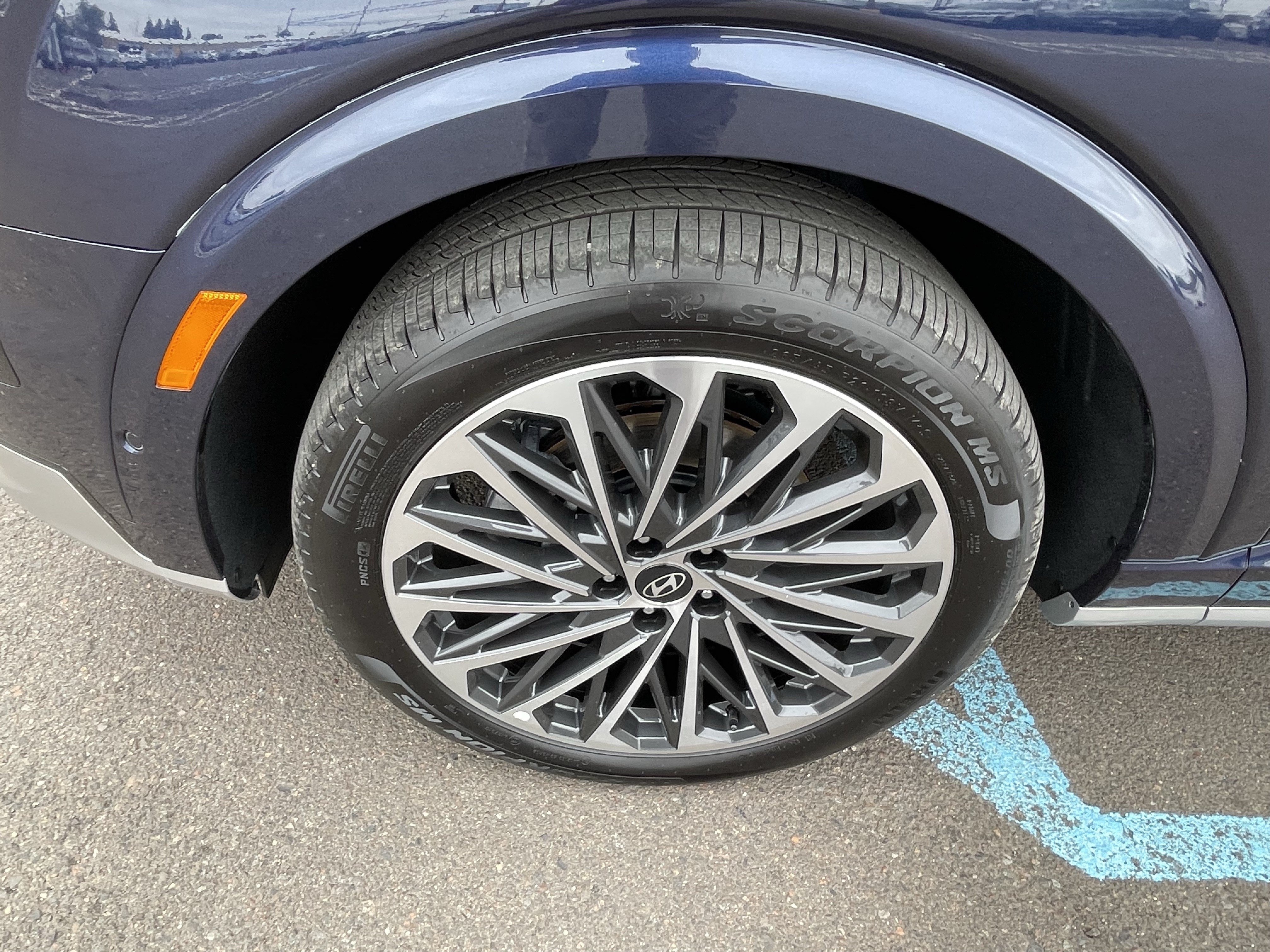 Certified 2026 Hyundai Palisade Calligraphy AWD/4WD image 9