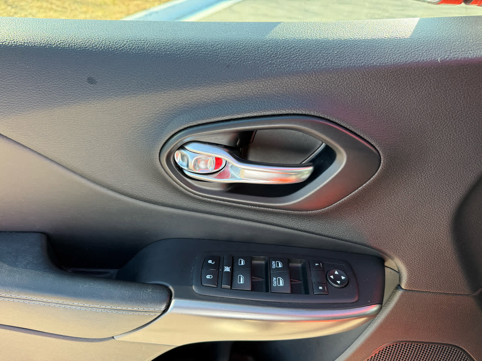 Used 2021 Jeep Cherokee Latitude image 14