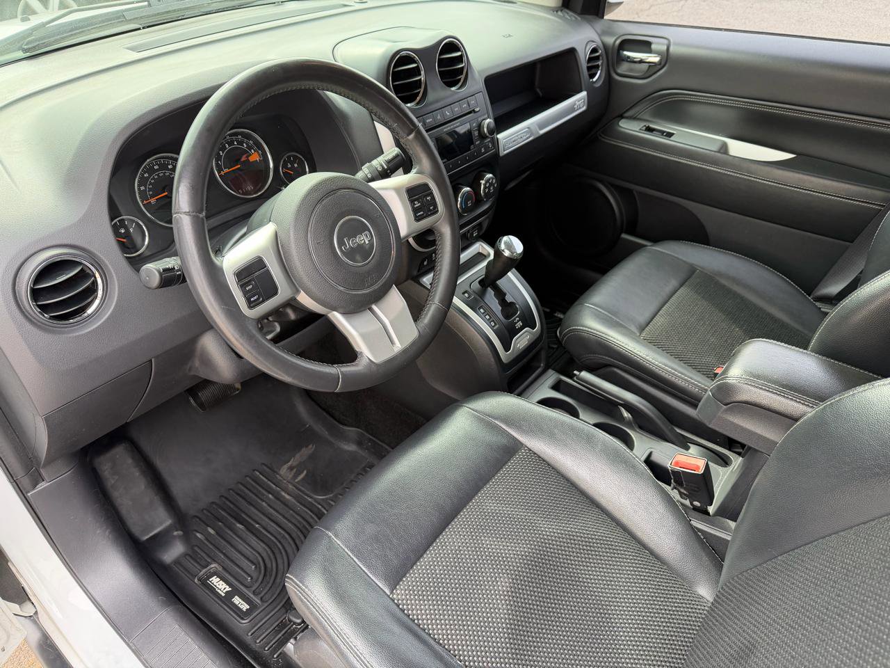 Used 2016 Jeep Compass Latitude image 10