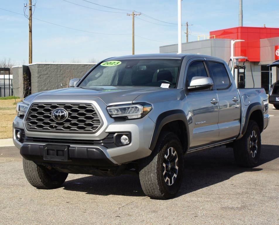 Used 2023 Toyota Tacoma TRD Off-Road image 2