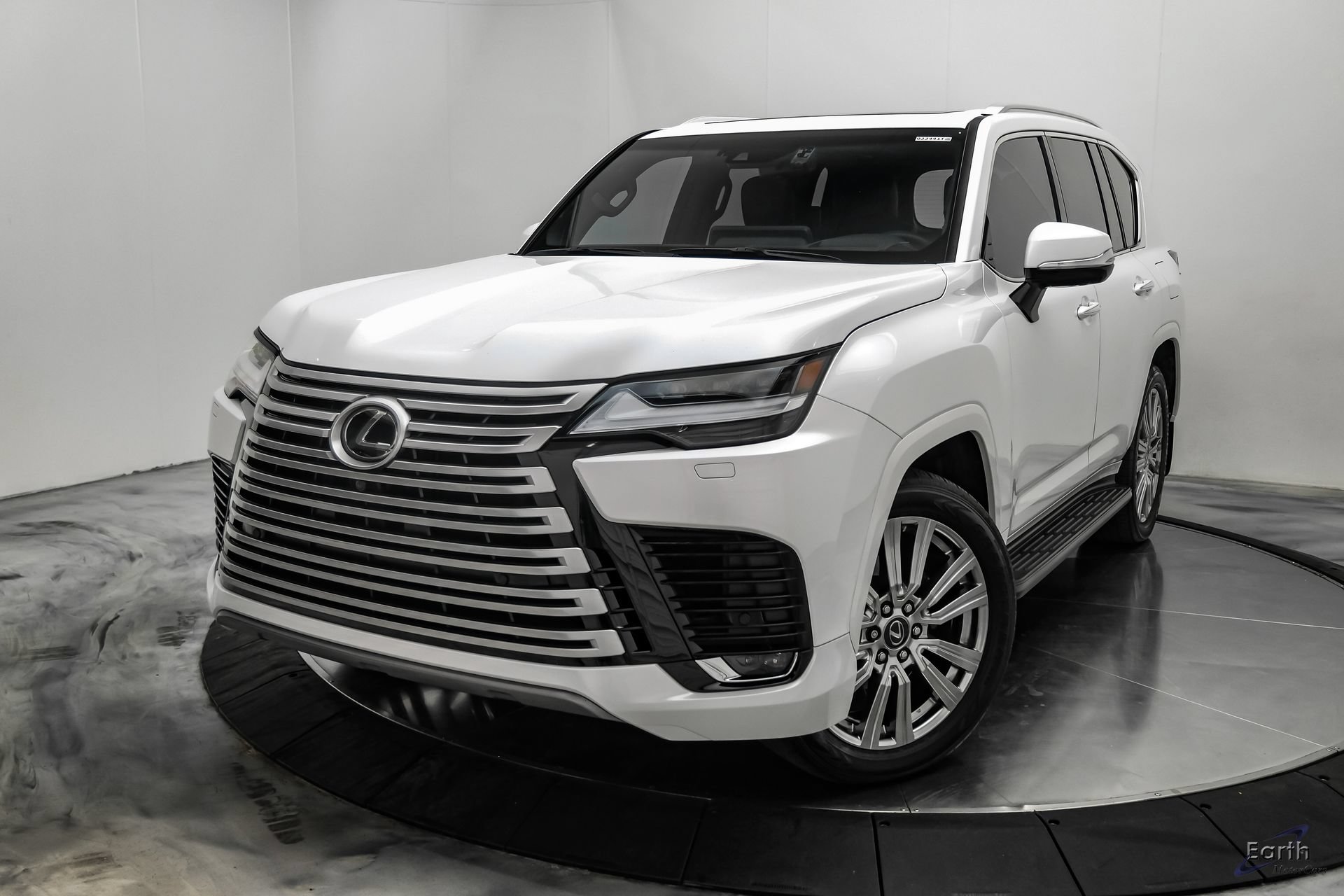 Used 2023 Lexus LX 600 4WD w/ Accessory Package (Z1) image 6
