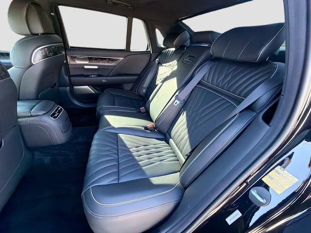 Used 2025 Genesis G90 3.5T image 21
