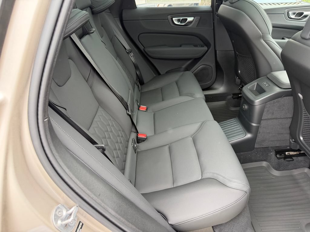 New 2026 Volvo XC60 T8 Plus w/ Protection Package Premier AWD/4WD image 10