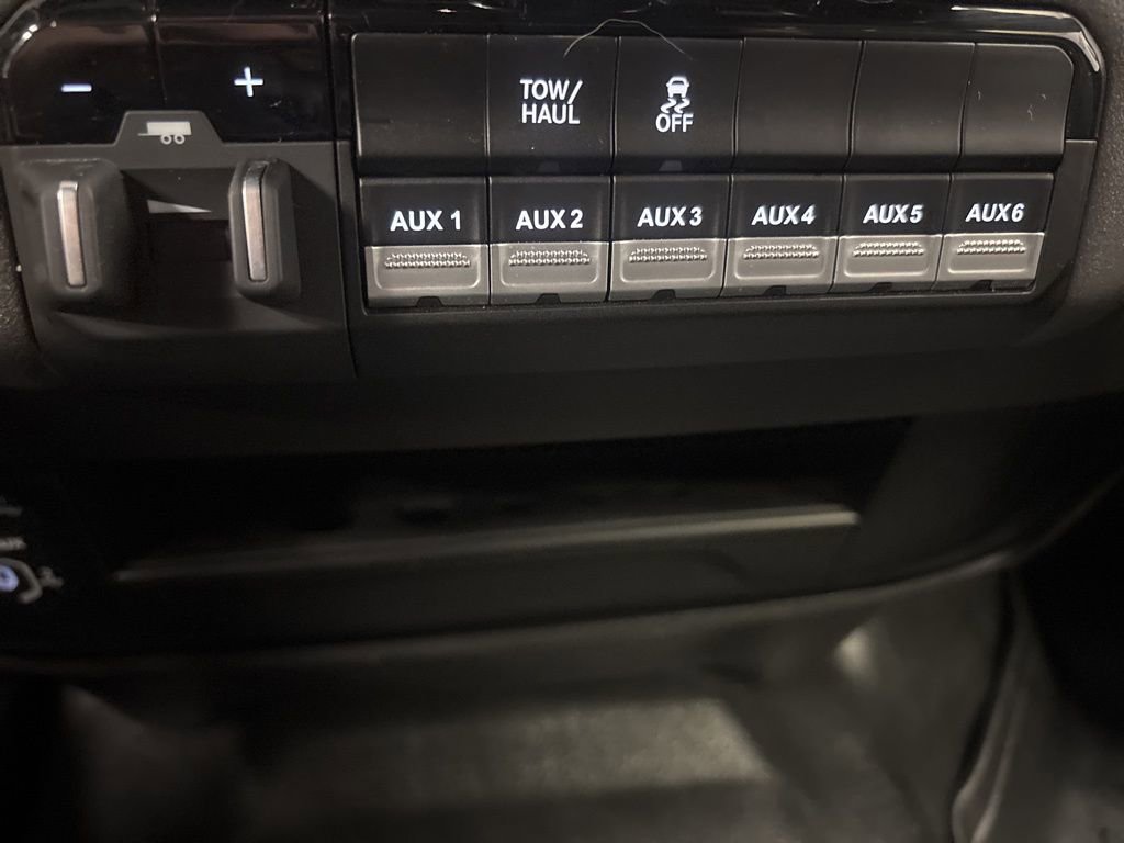 Used 2022 RAM 2500 Tradesman w/ Chrome Appearance Group image 22