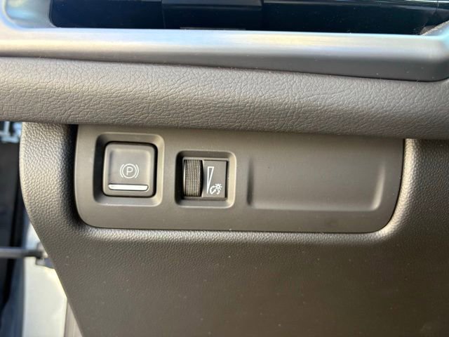 Used 2024 Cadillac XT4 Premium Luxury image 25