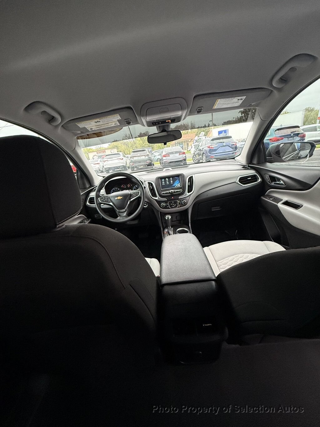 Used 2018 Chevrolet Equinox LS FWD image 38
