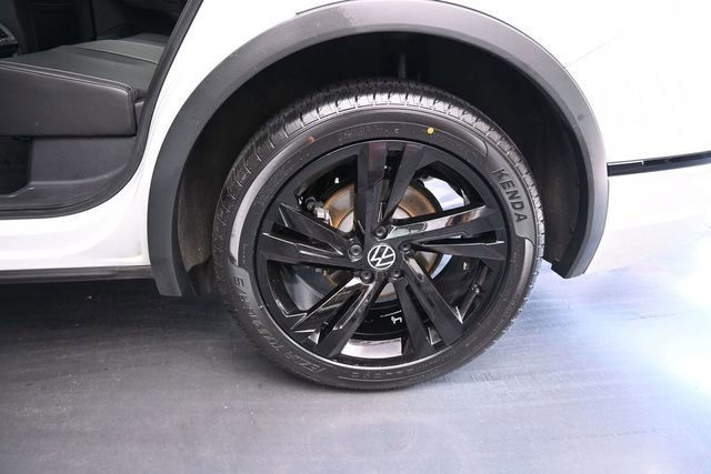 Used 2023 Volkswagen Tiguan SE R-Line FWD image 14