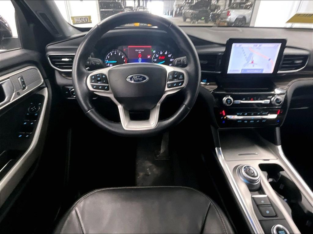 Used 2023 Ford Explorer Limited image 18
