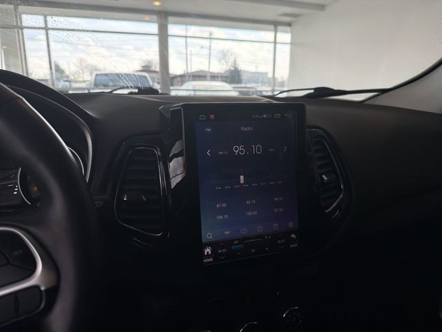 Used 2018 Jeep Compass Latitude AWD/4WD image 23