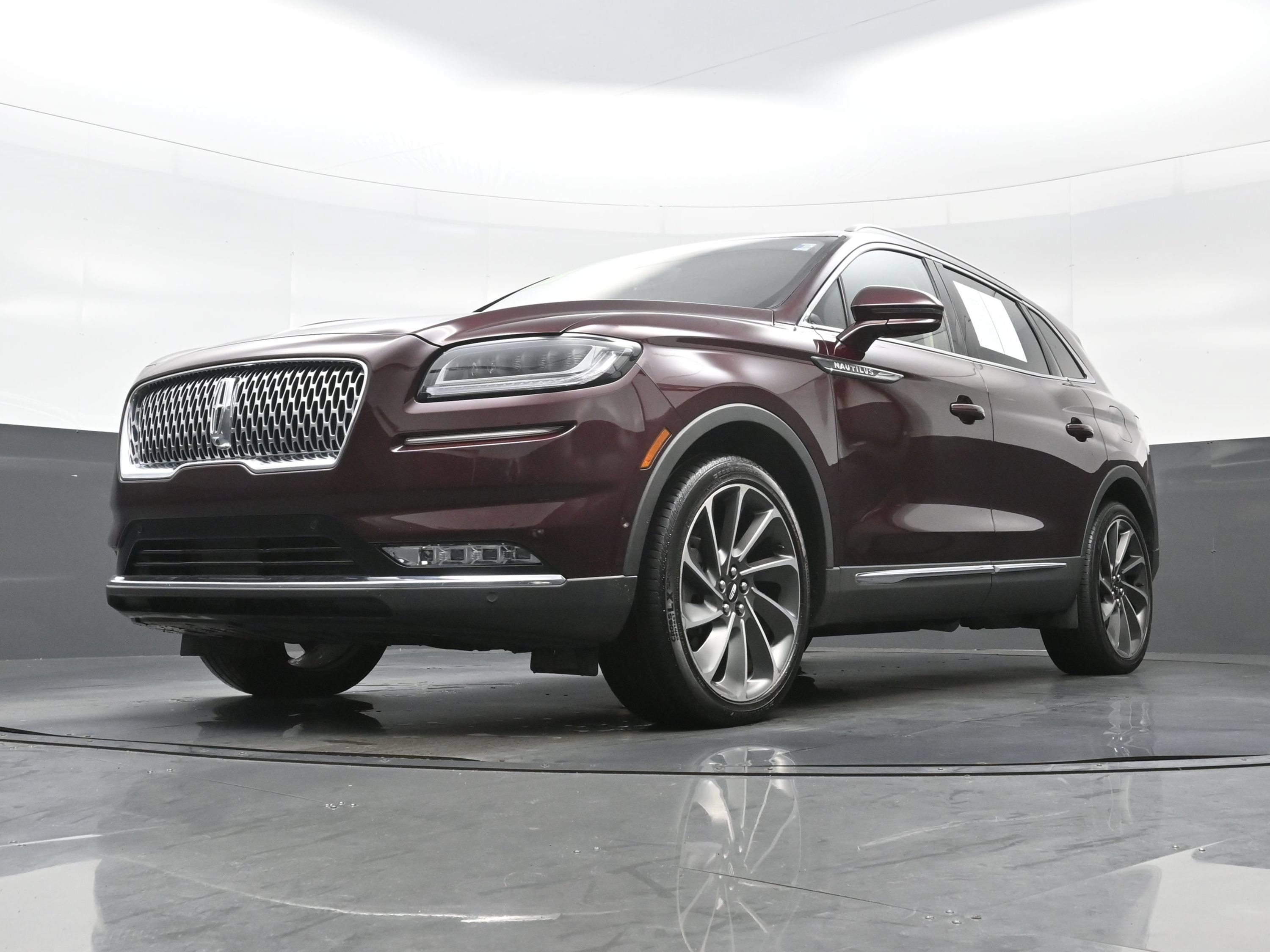 Used 2023 Lincoln Nautilus Reserve w/ Equipment Group 202A AWD/4WD image 26