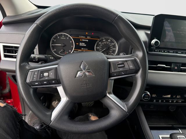 Used 2023 Mitsubishi Outlander ES FWD image 17