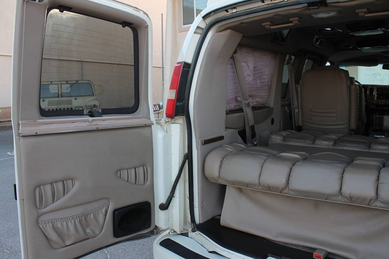 Used 2006 Chevrolet Express 1500 RWD image 34