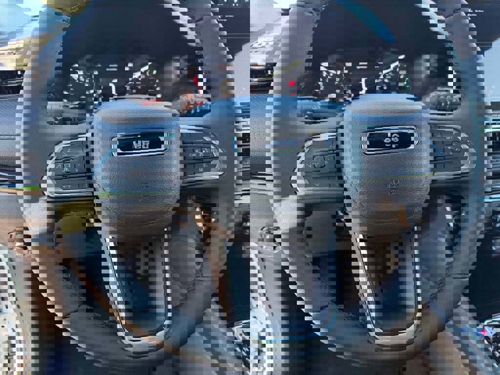 New 2026 Jeep Compass Latitude image 23