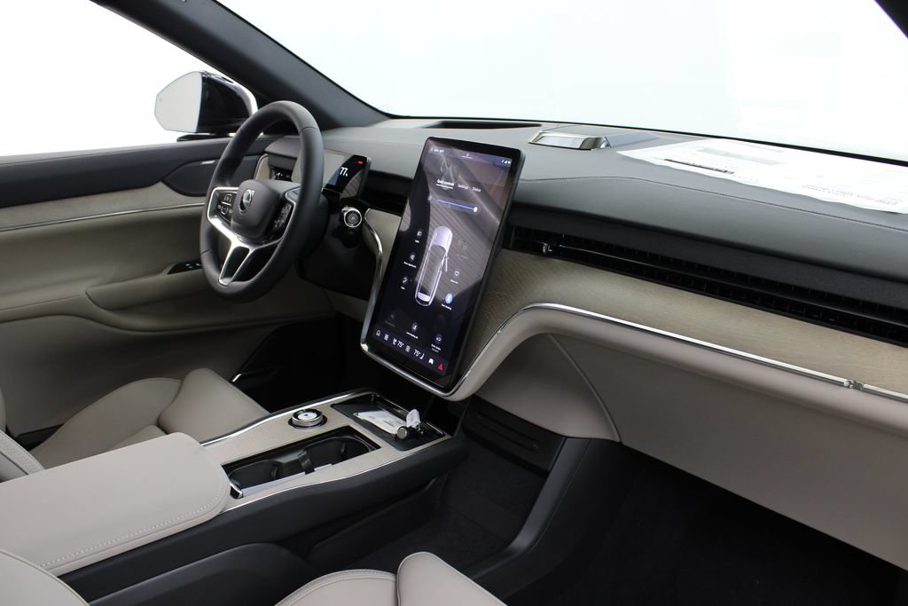 New 2026 Volvo EX90 Plus RWD image 24