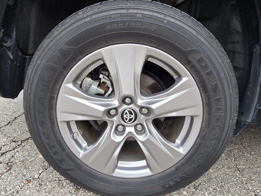 Used 2024 Toyota RAV4 LE AWD/4WD image 20